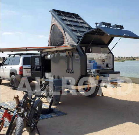 Փոքր Camper Trailer.png